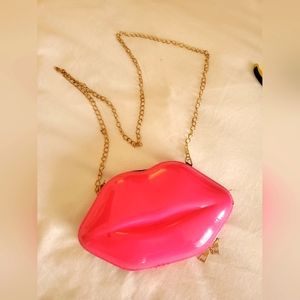 Lips Purse
